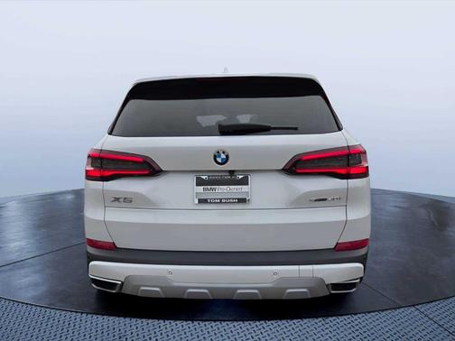 Mineral White Metallic 2022 BMW X5 sDrive40i