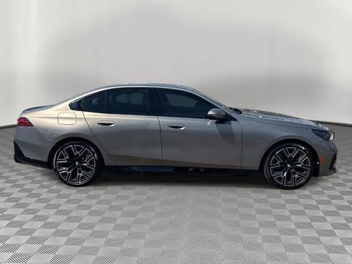 Gray Metallic 2025 BMW i5 eDrive40