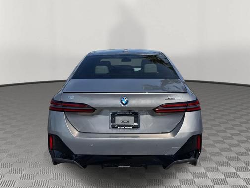 2025 BMW i5 eDrive40