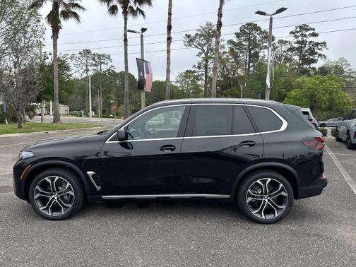 Black Sapphire Metallic 2026 BMW X5 xDrive40i