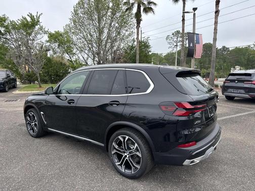 Black Sapphire Metallic 2026 BMW X5 xDrive40i