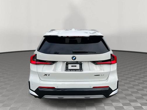 Alpine White 2026 BMW X1 xDrive28i