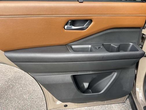 Baja Storm 2023 Nissan Pathfinder Platinum