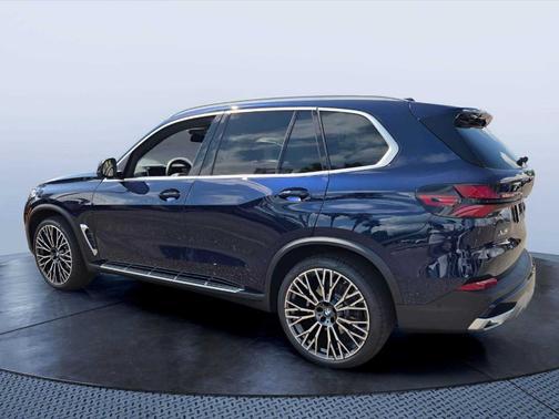 Tanzanite Blue II Metallic 2026 BMW X5 sDrive40i