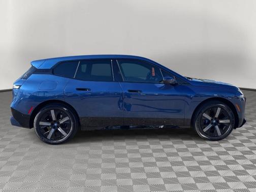 2025 BMW iX xDrive50