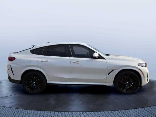 Mineral White Metallic 2026 BMW X6 xDrive40i