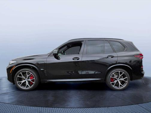 Black Sapphire Metallic 2026 BMW X5 PHEV xDrive50e