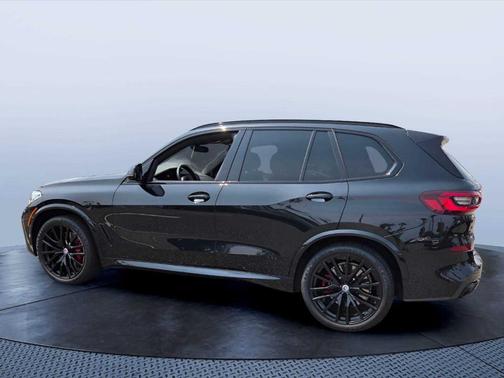 Black Sapphire Metallic 2023 BMW X5 M50i