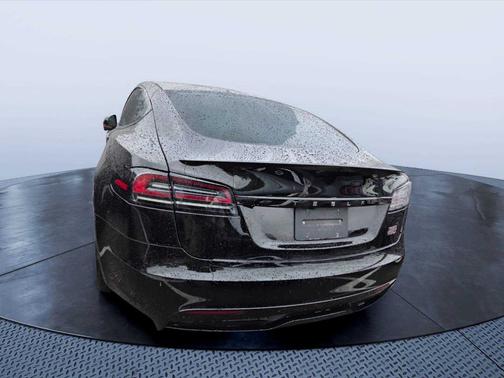 2023 Tesla Model S Plaid