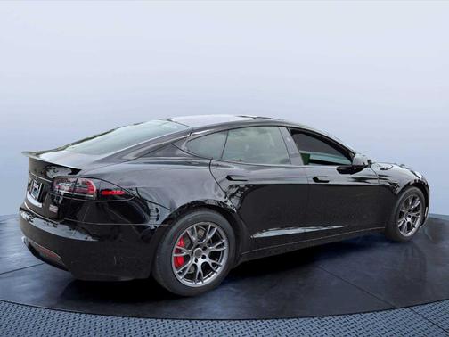 Black 2023 Tesla Model S Plaid