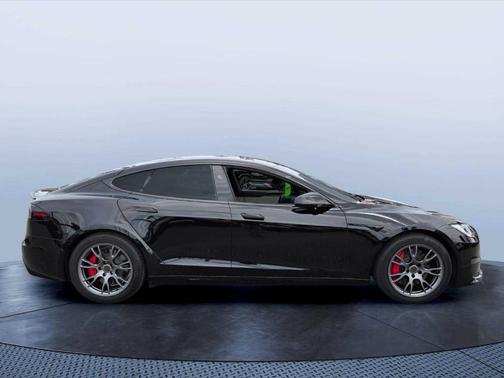 Black 2023 Tesla Model S Plaid
