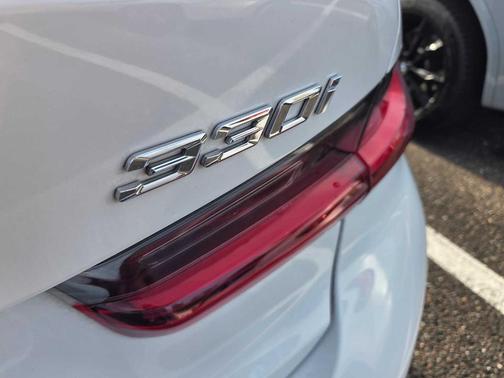 Alpine White 2023 BMW 330 i