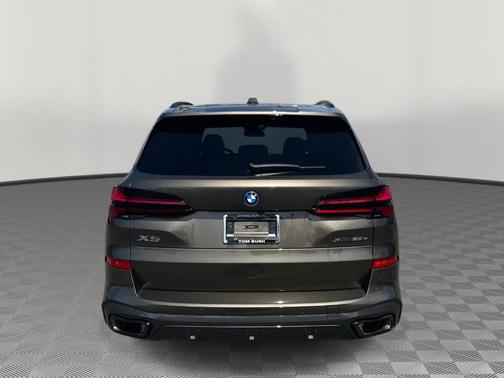 Manhattan Green Metallic 2026 BMW X5 PHEV xDrive50e