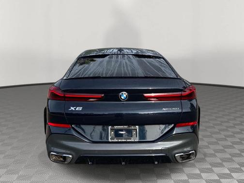 Carbon Black Metallic 2023 BMW X6 xDrive40i