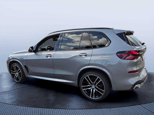 Gray Metallic 2026 BMW X5 sDrive40i