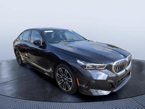 Carbon Black Metallic 2026 BMW 540 i xDrive