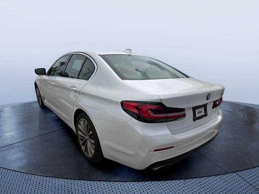 Mineral White Metallic 2023 BMW 530e 530e