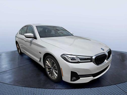 Mineral White Metallic 2023 BMW 530e 530e