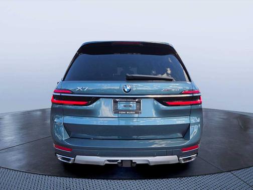 Blue Ridge Mountain Metallic 2027 BMW X7 xDrive40i