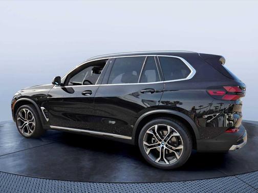 Black Sapphire Metallic 2026 BMW X5 sDrive40i