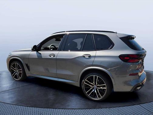 Gray Metallic 2026 BMW X5 xDrive40i