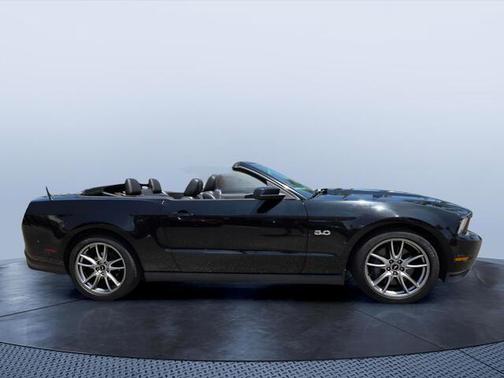 Ebony 2011 Ford Mustang GT Premium