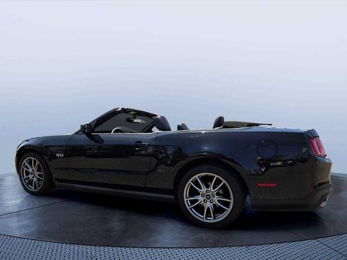 Ebony 2011 Ford Mustang GT Premium