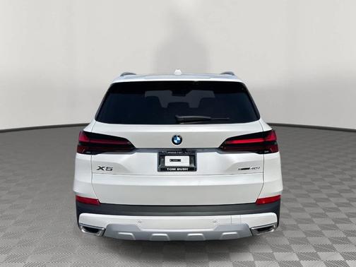 Mineral White Metallic 2026 BMW X5 sDrive40i