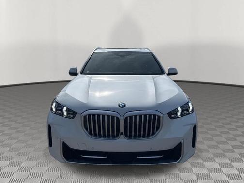 Mineral White Metallic 2026 BMW X5 sDrive40i