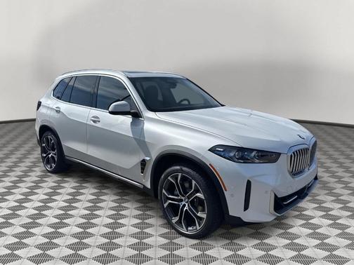 Mineral White Metallic 2026 BMW X5 sDrive40i