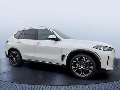 Mineral White Metallic 2026 BMW X5 sDrive40i