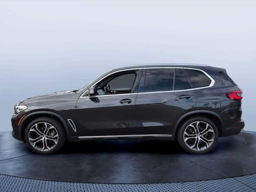 Dark Graphite Metallic 2021 BMW X5 sDrive40i