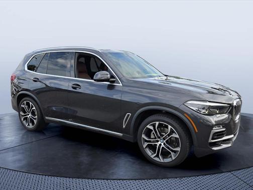 Dark Graphite Metallic 2021 BMW X5 sDrive40i