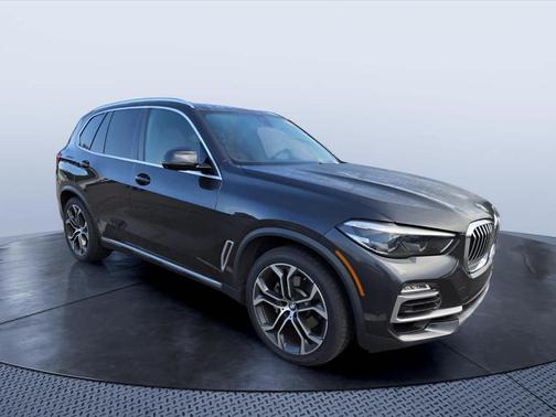 Dark Graphite Metallic 2021 BMW X5 sDrive40i