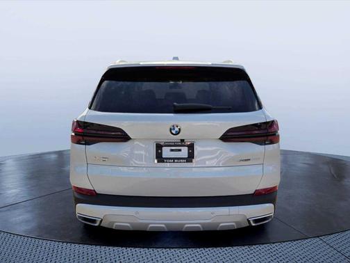 Mineral White Metallic 2026 BMW X5 sDrive40i