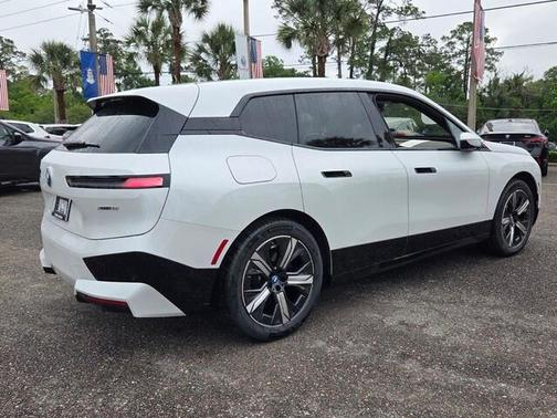Mineral White Metallic 2023 BMW iX xDrive50