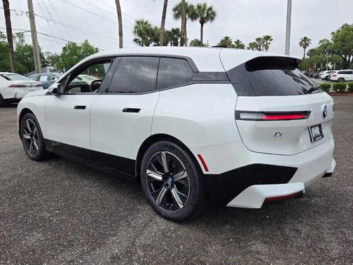 Mineral White Metallic 2023 BMW iX xDrive50