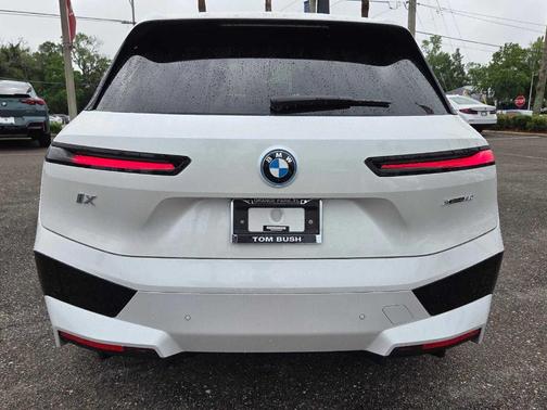 Mineral White Metallic 2023 BMW iX xDrive50