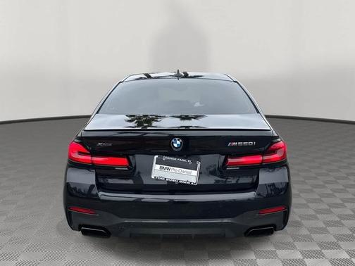 Black Sapphire Metallic 2021 BMW M550 i xDrive