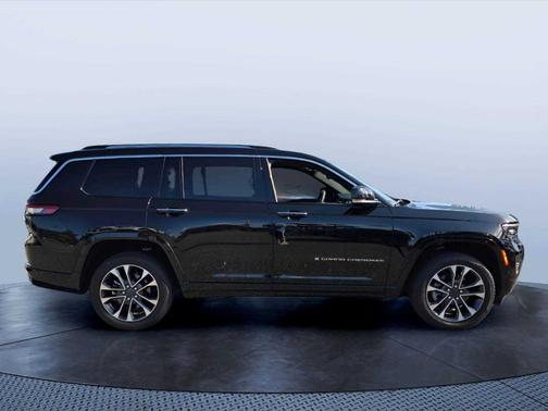 Diamond Black 2023 Jeep Grand Cherokee L Overland