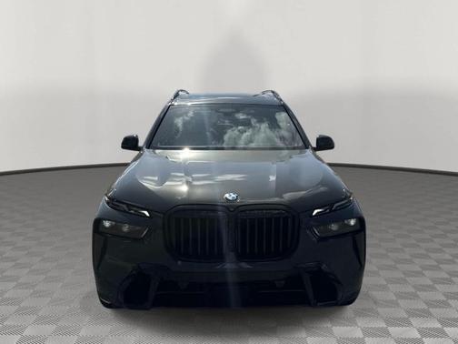 Gray Metallic 2026 BMW X7 xDrive40i