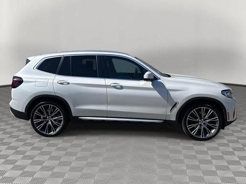 Mineral White Metallic 2023 BMW X3 xDrive30i