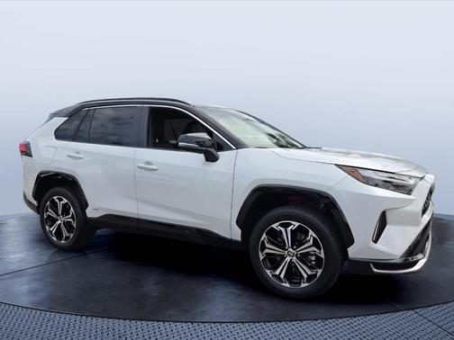 Wind Chill Pearl / Midnight Black Metallic 2025 Toyota RAV4 Plug-In Hybrid XSE