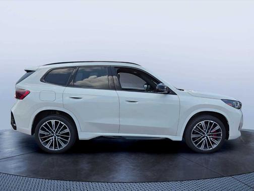 Alpine White 2026 BMW X1 xDrive28i