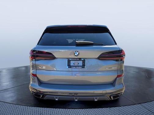 Gray Metallic 2024 BMW X5 sDrive40i