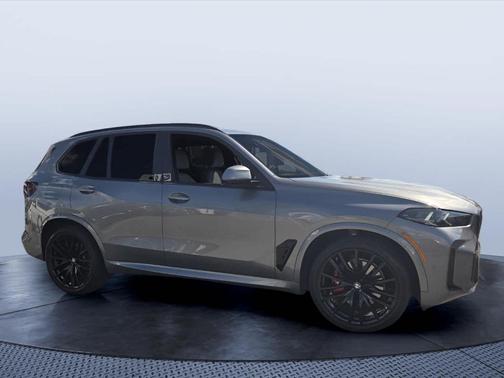 Gray Metallic 2024 BMW X5 sDrive40i