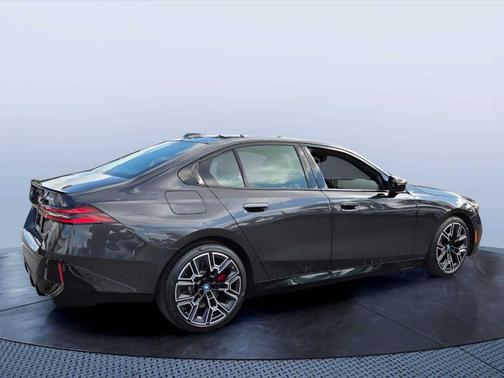 Dark Graphite Metallic 2024 BMW i5 M60