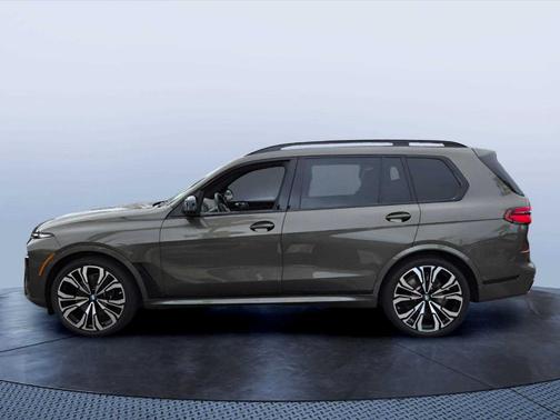 Manhattan Green Metallic 2024 BMW X7 M60i