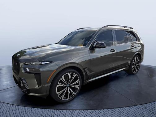 Manhattan Green Metallic 2024 BMW X7 M60i