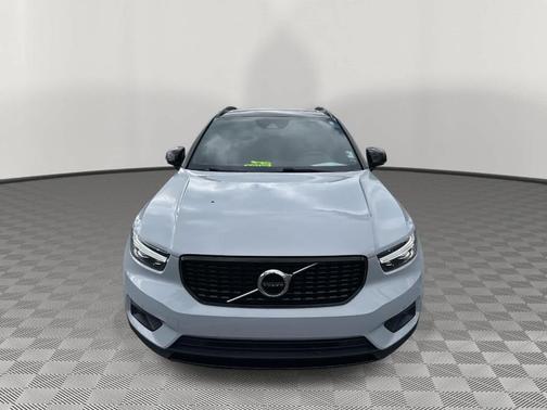 2020 Volvo XC40 T5 R-Design